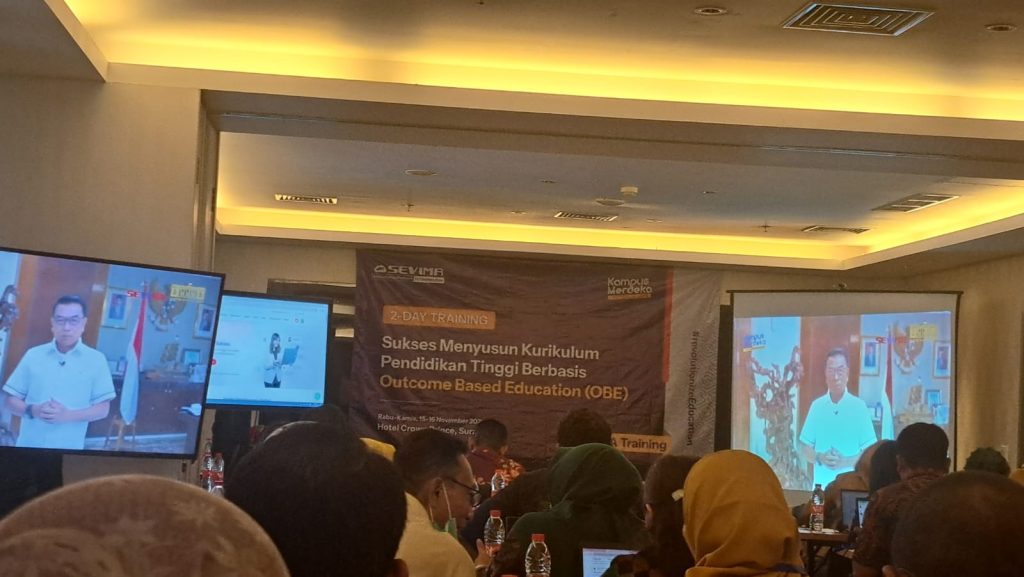 LPM IIM Surakarta mengirimkan Dosen untuk lakukan Eksternal Benchmarking bersama SEVIMA